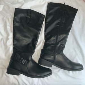 🌴5/$25 NWT C. RUSSE Boots